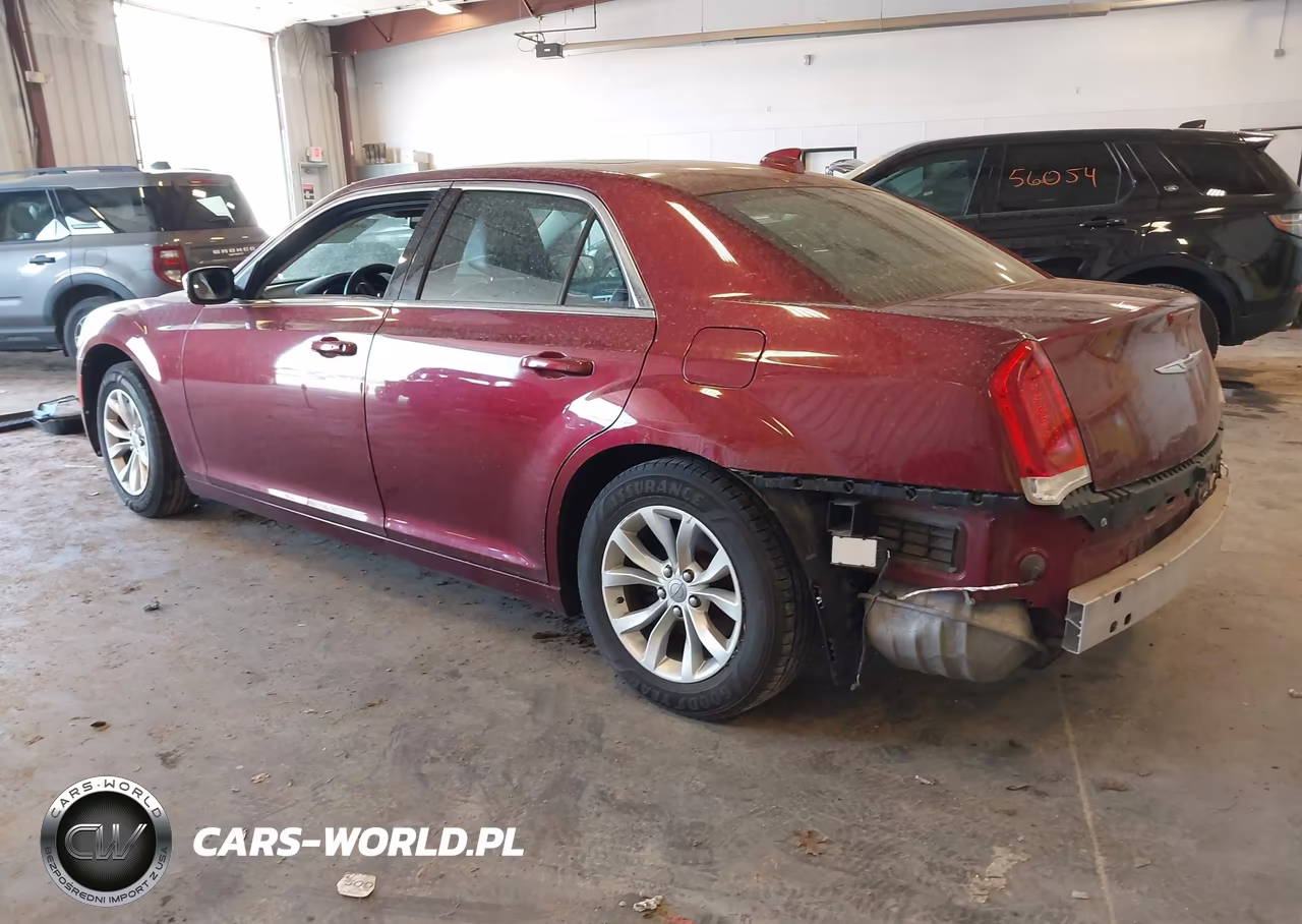 2016 Chrysler 300 Anniversary Edition VIN:2C3CCAAG2GH220112 - 3