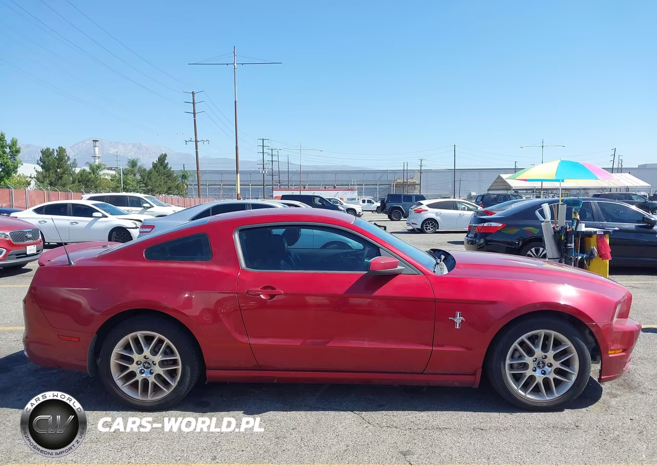 2014 Ford Mustang V6 Premium VIN:1ZVBP8AM3E5205162 - 14