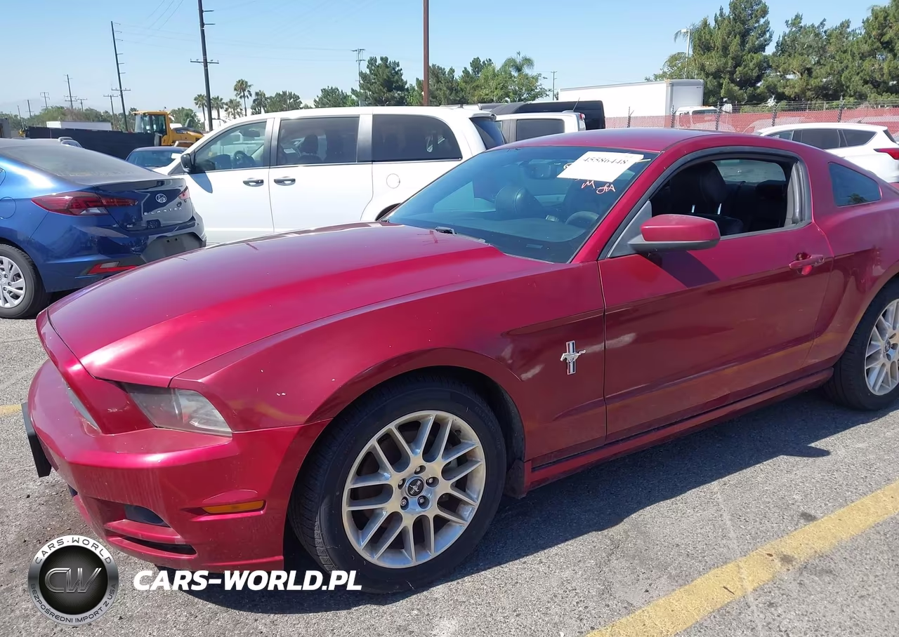 2014 Ford Mustang V6 Premium VIN:1ZVBP8AM3E5205162 - 18