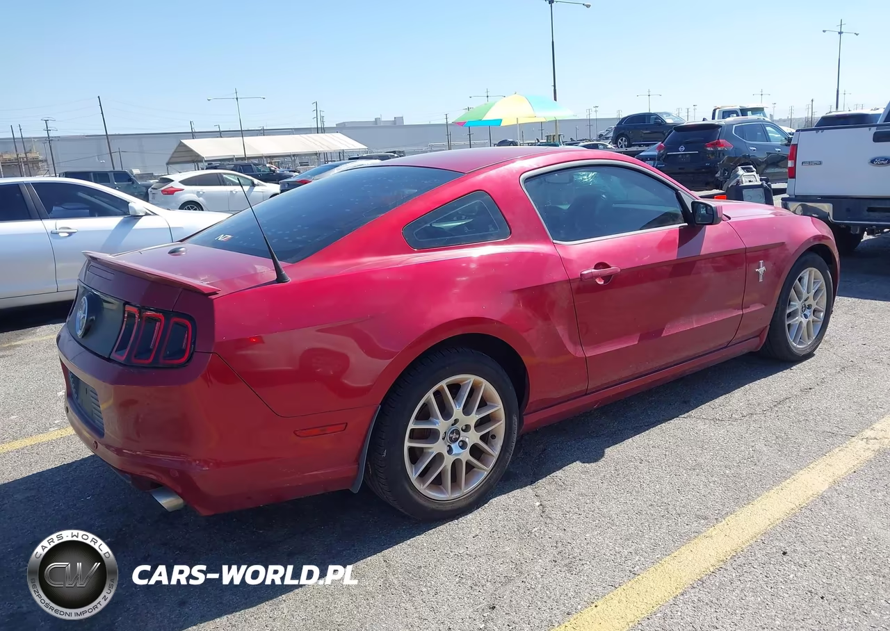 2014 Ford Mustang V6 Premium VIN:1ZVBP8AM3E5205162 - 4