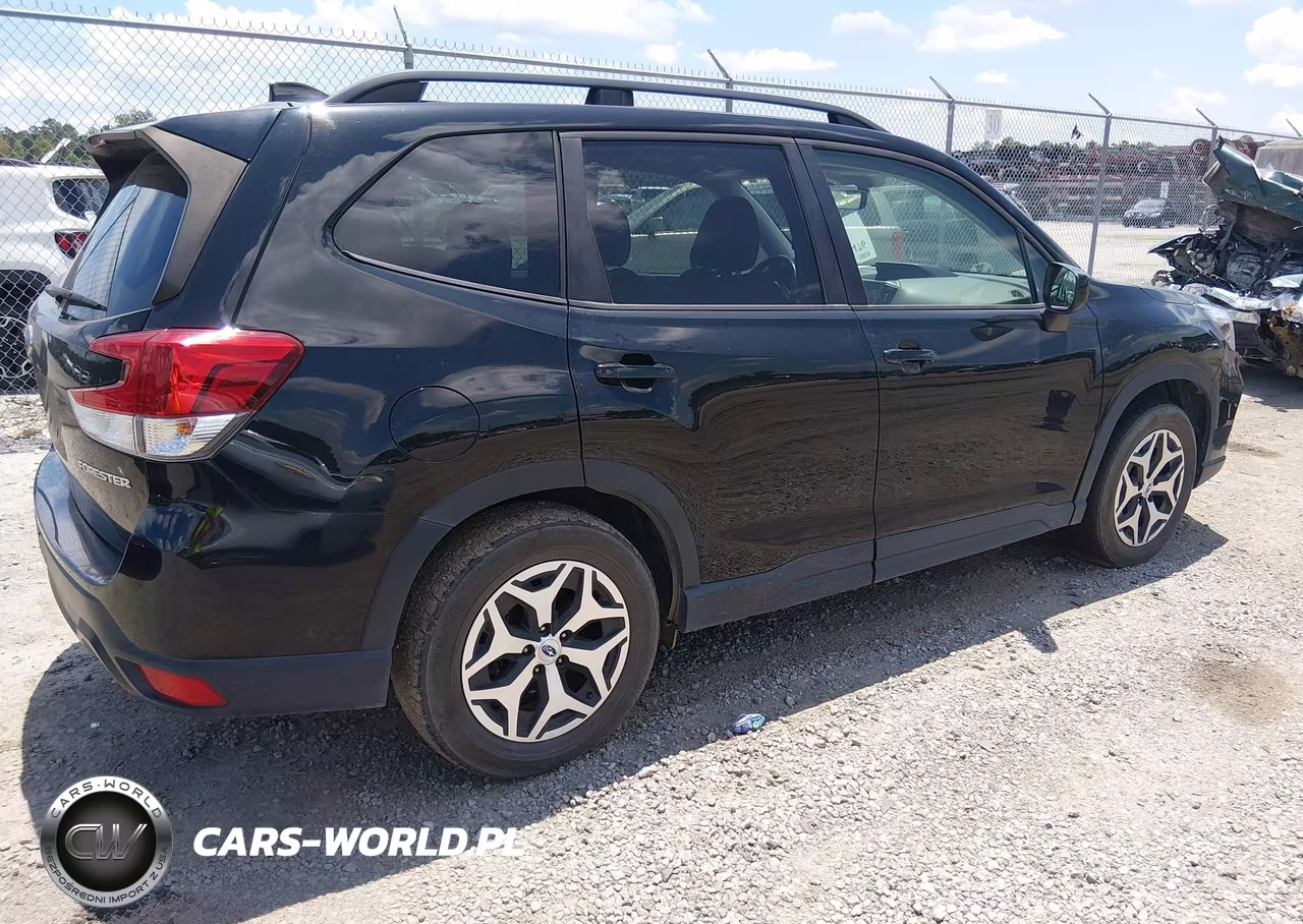 2021 Subaru Forester Premium VIN:JF2SKAJC0MH564922 - 4
