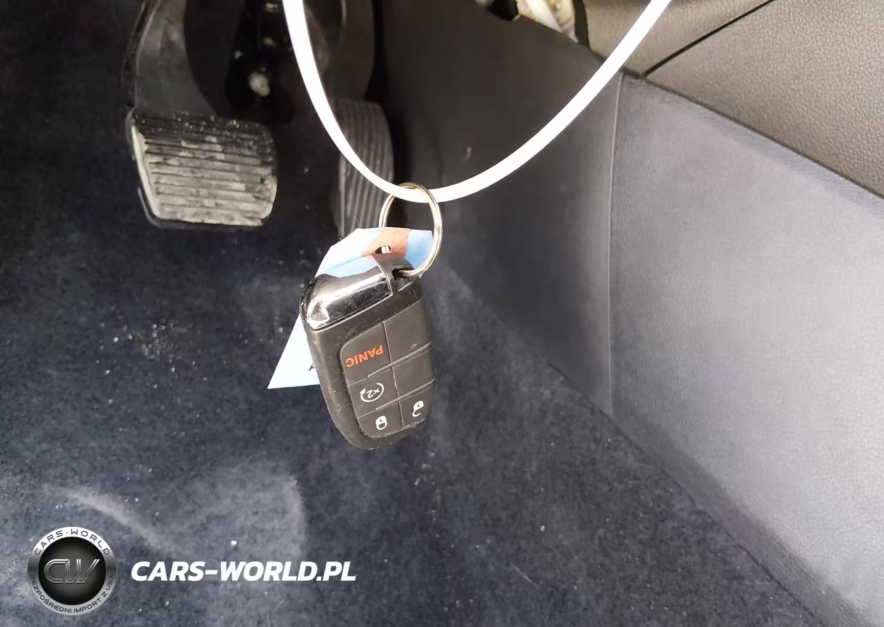2025 Jeep Compass Latitude 4X4 VIN:3C4NJDBN9ST571589 - 11
