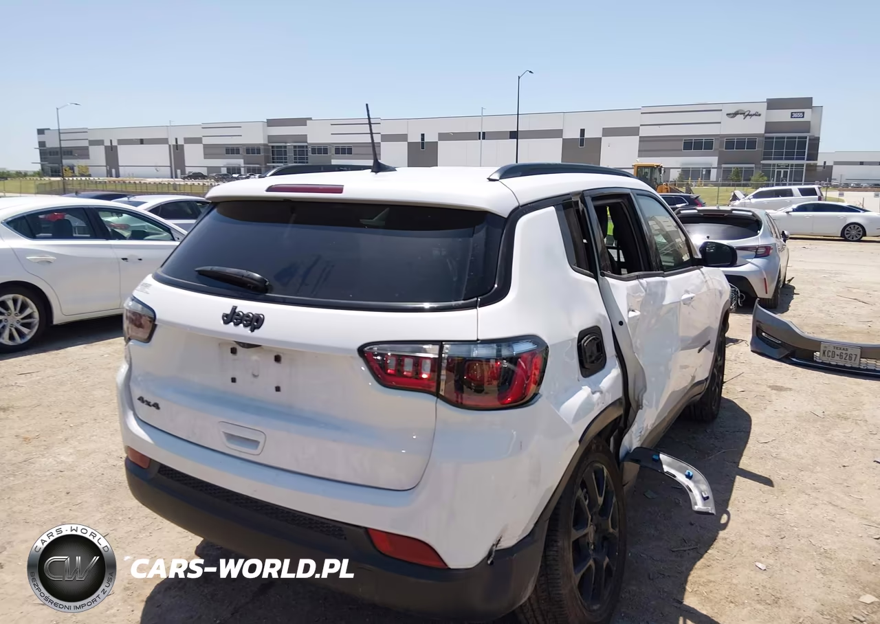 2025 Jeep Compass Latitude 4X4 VIN:3C4NJDBN9ST571589 - 4