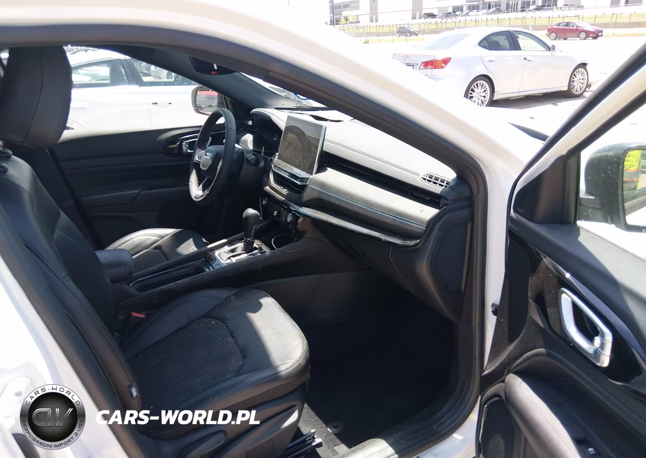 2025 Jeep Compass Latitude 4X4 VIN:3C4NJDBN9ST571589 - 5
