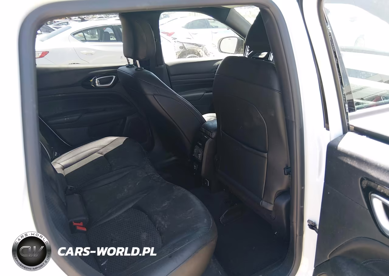 2025 Jeep Compass Latitude 4X4 VIN:3C4NJDBN9ST571589 - 8