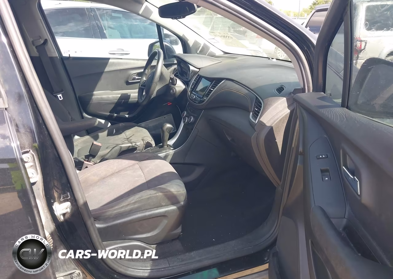 2019 Chevrolet Trax Ls VIN:3GNCJKSB2KL339201 - 5