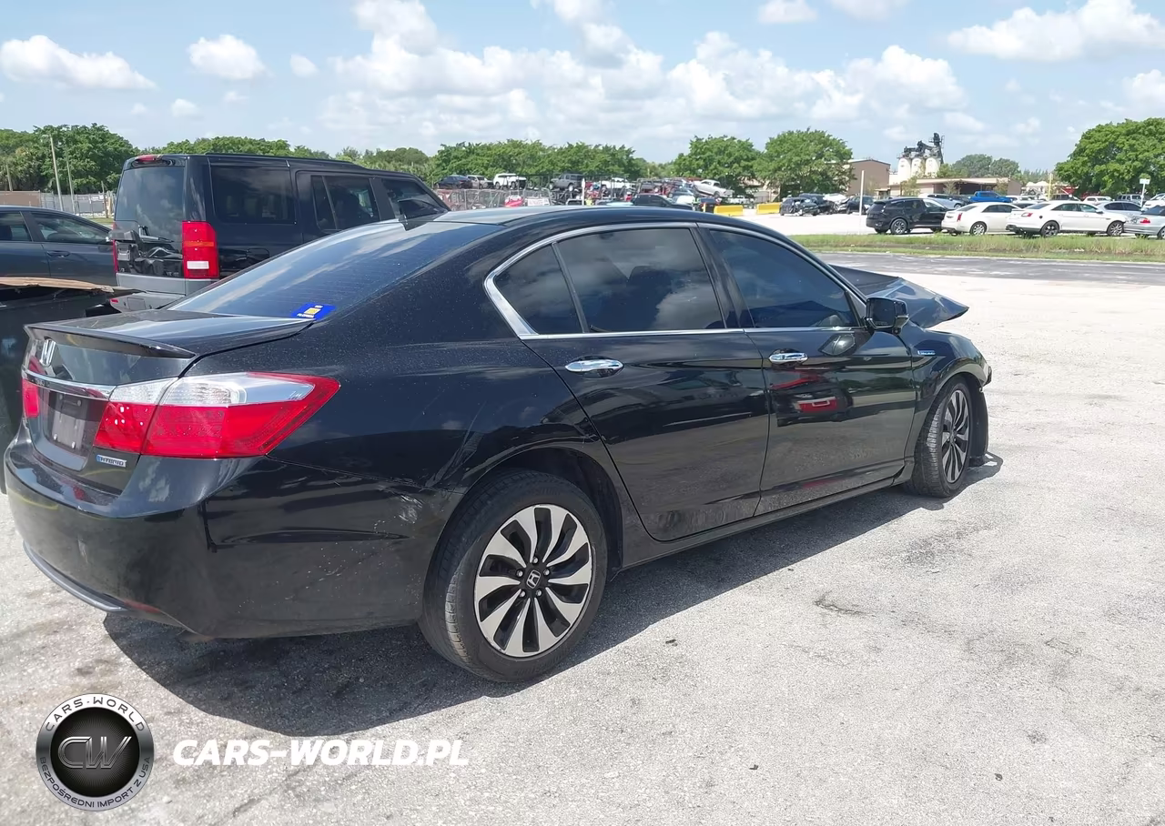 2015 Honda Accord Hybrid Ex-L VIN:1HGCR6F55FA006812 - 4