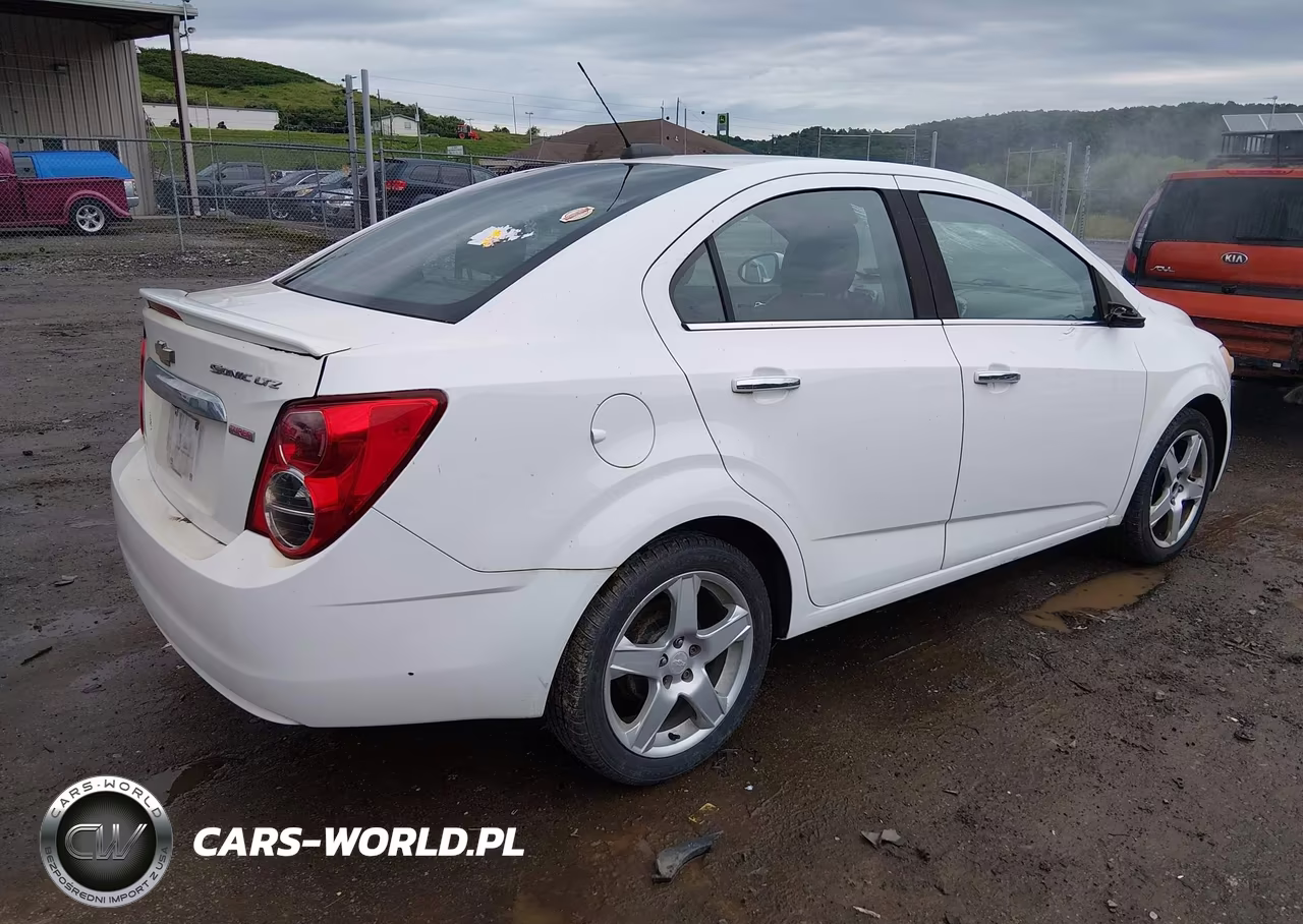 2015 Chevrolet Sonic Ltz Auto VIN:1G1JE5SB6F4103533 - 4