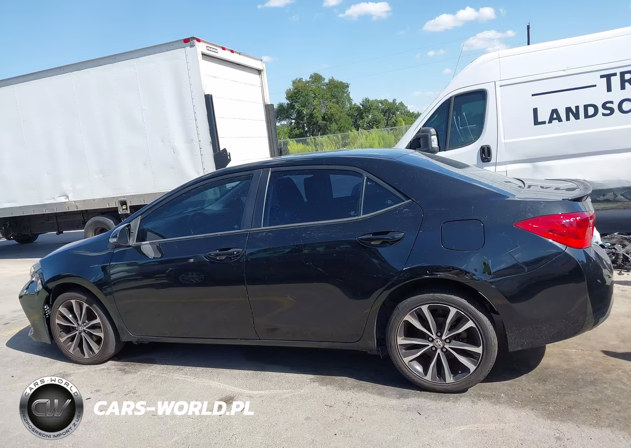 2018 Toyota Corolla Se VIN:5YFBURHE6JP821869 - 14