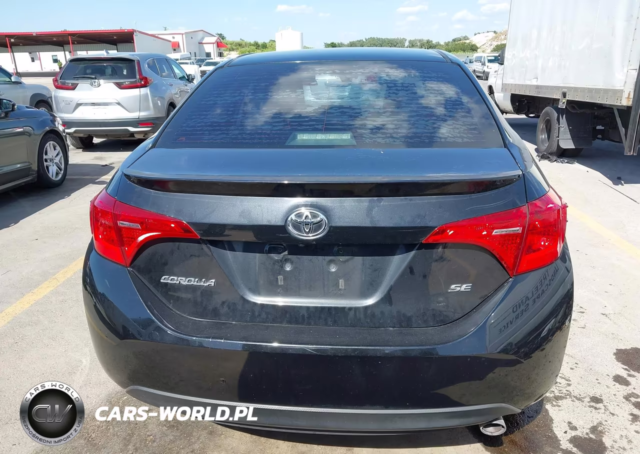 2018 Toyota Corolla Se VIN:5YFBURHE6JP821869 - 16