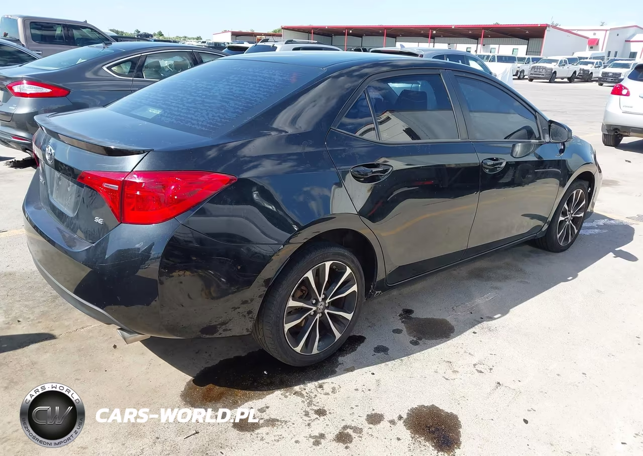 2018 Toyota Corolla Se VIN:5YFBURHE6JP821869 - 4