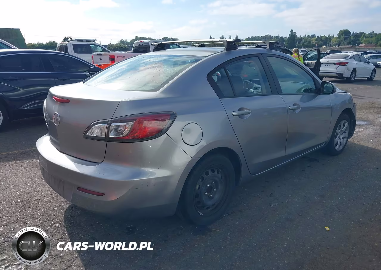 2012 Mazda Mazda3 I Sport VIN:JM1BL1UG7C1582481 - 4