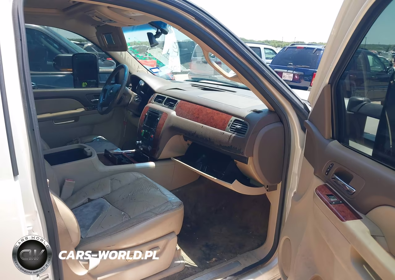 2011 Chevrolet Suburban 1500 Ltz VIN:1GNSCKE06BR361565 - 5