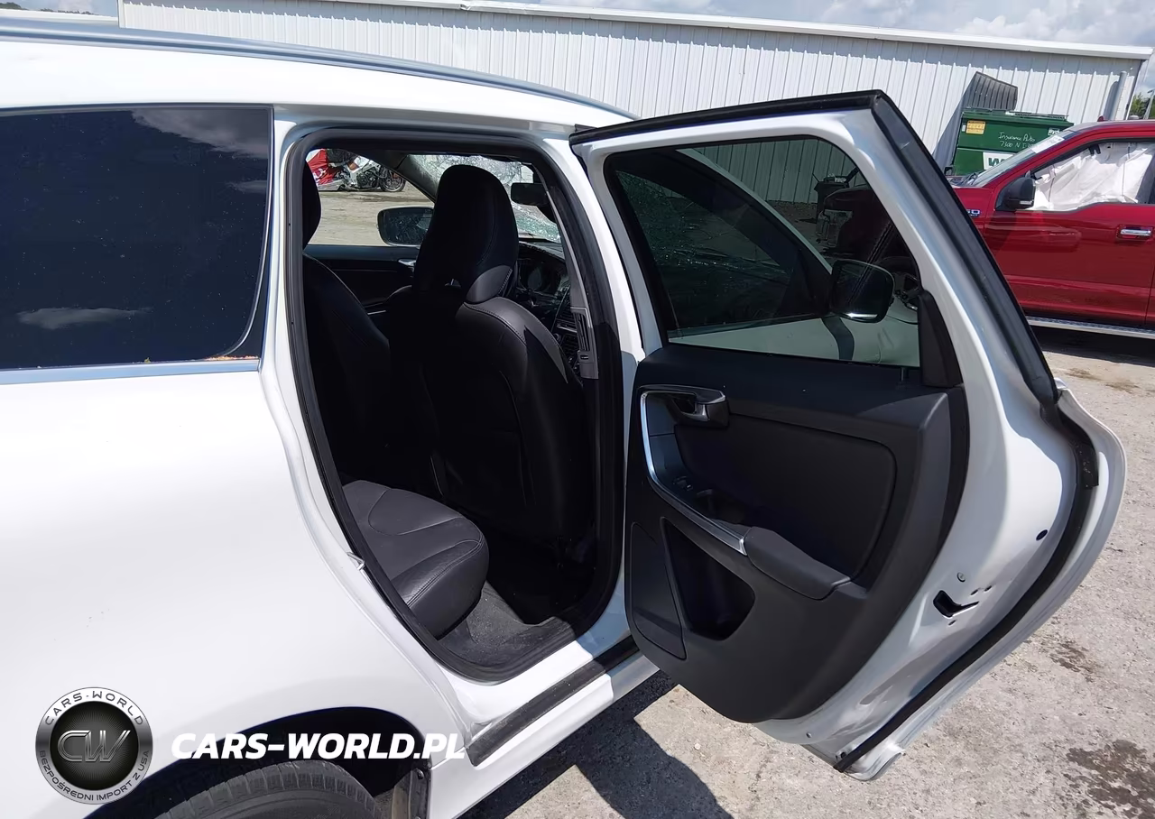 2016 Volvo Xc60 T5 Drive-E Premier VIN:YV440MDK3G2775425 - 8