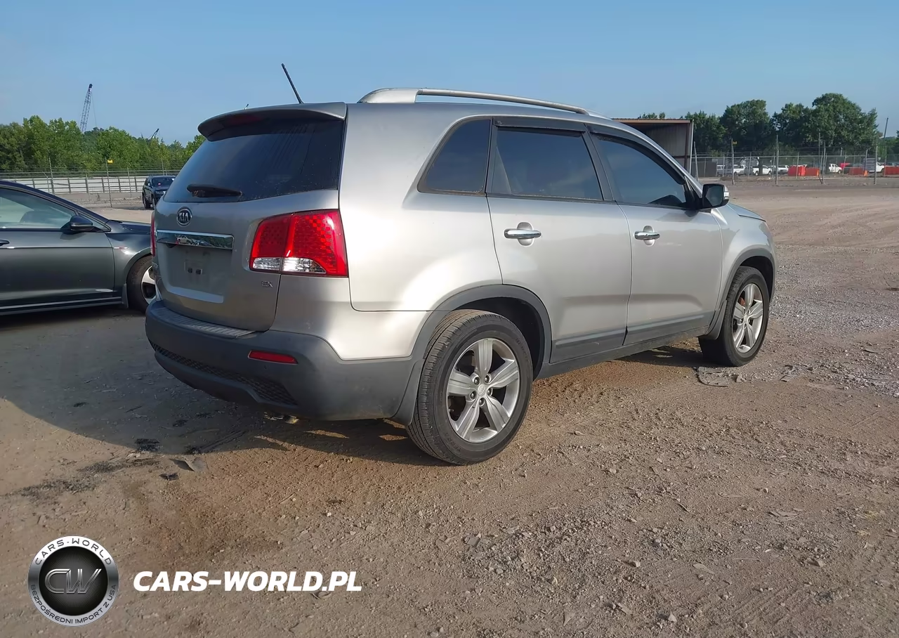 2013 Kia Sorento Ex VIN:5XYKU3A68DG337887 - 4