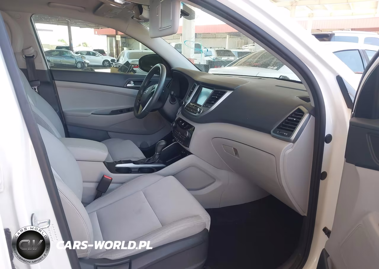 2018 Hyundai Tucson Value VIN:KM8J33A27JU703694 - 5
