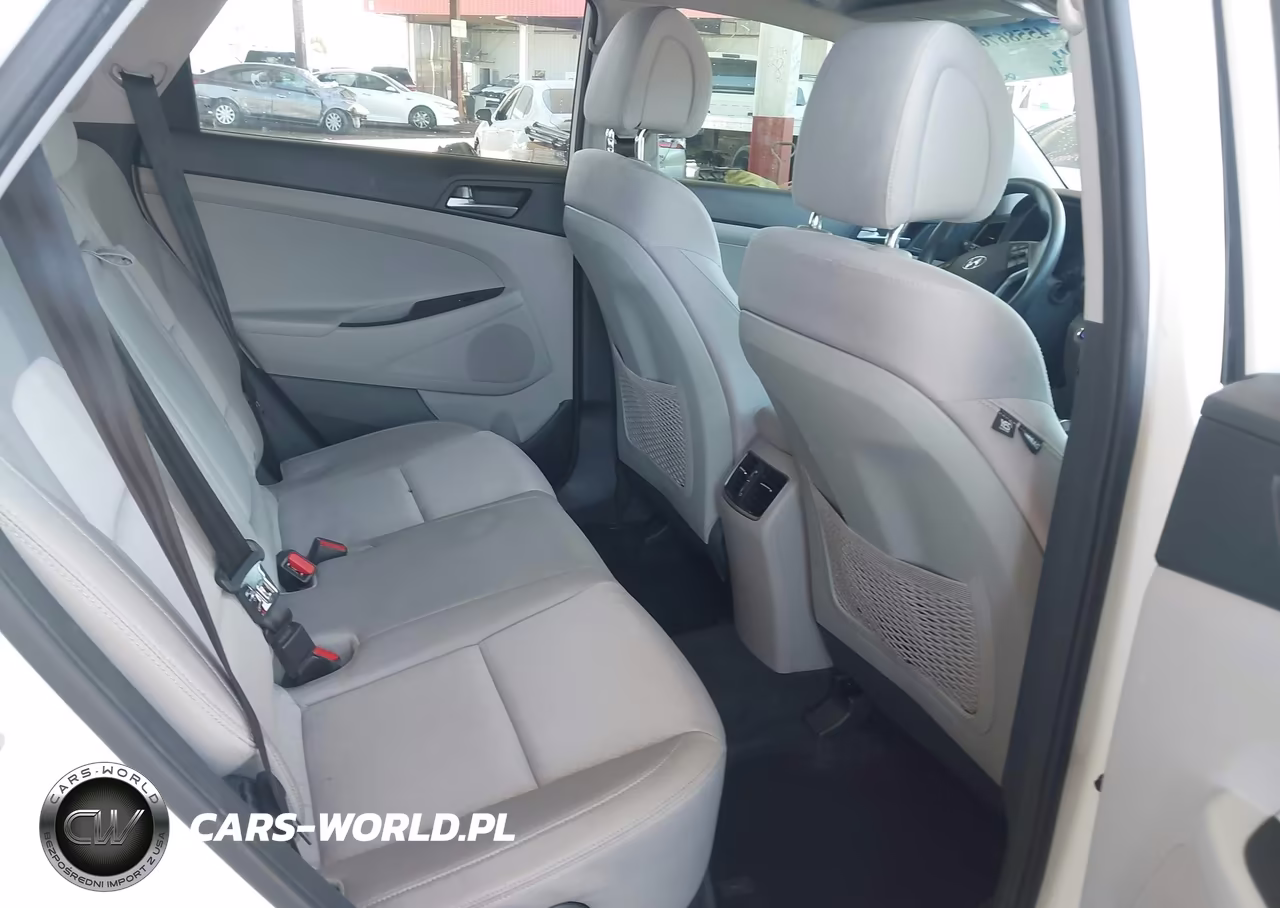 2018 Hyundai Tucson Value VIN:KM8J33A27JU703694 - 8