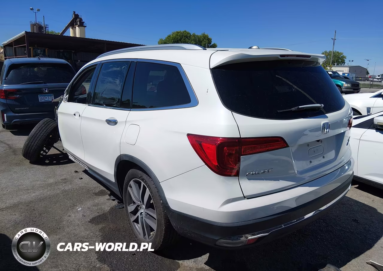 2017 Honda Pilot Touring VIN:5FNYF6H93HB060598 - 3