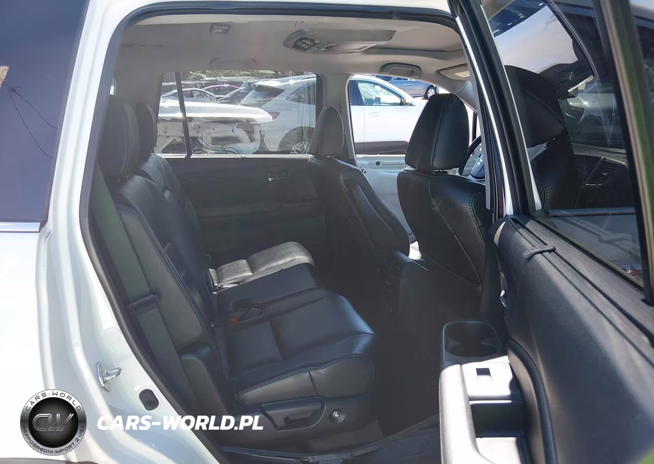 2017 Honda Pilot Touring VIN:5FNYF6H93HB060598 - 8