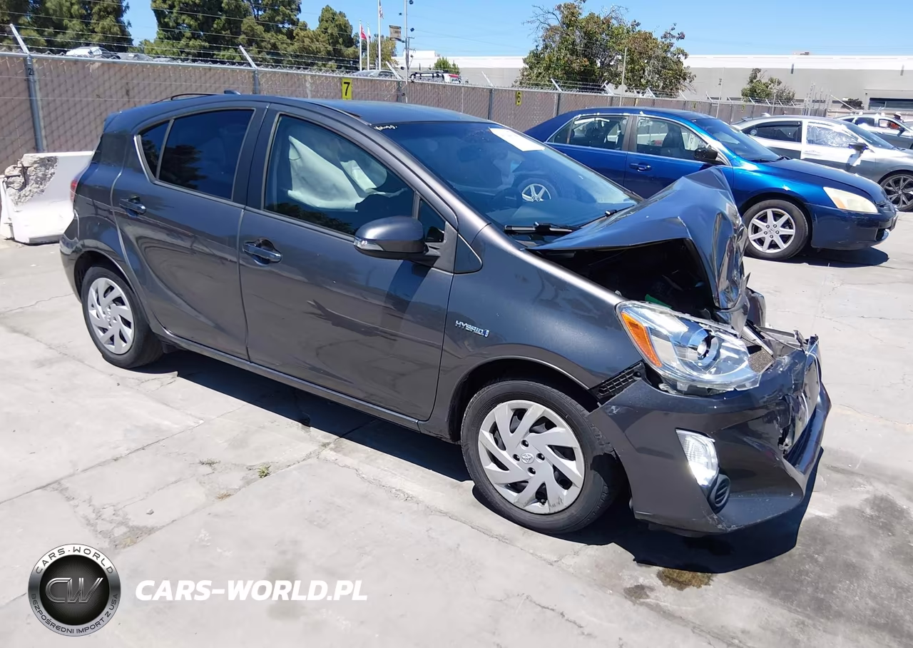 2015 Toyota Prius C Three – zdjęcie 1 z 19