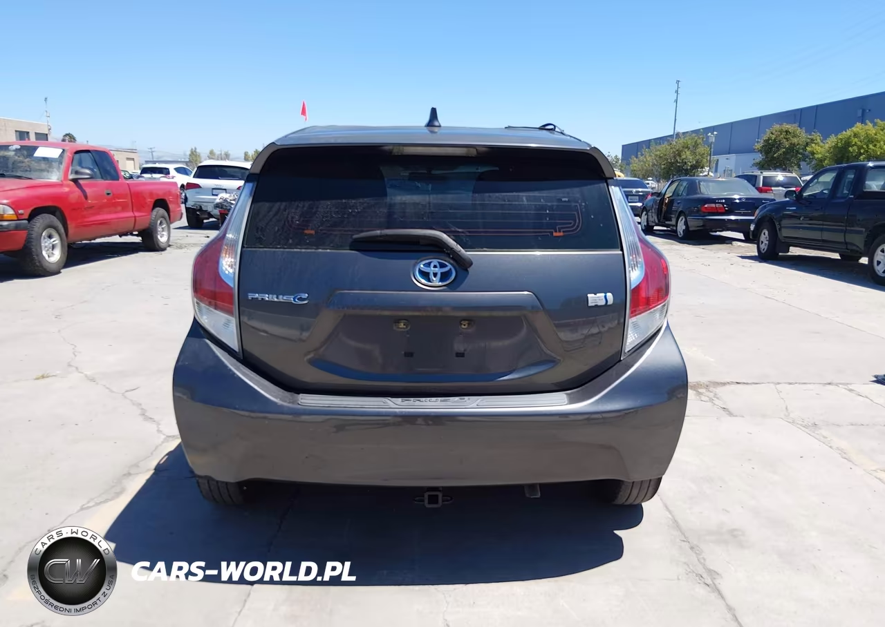 2015 Toyota Prius C Three VIN:JTDKDTB3XF1097409 - 17