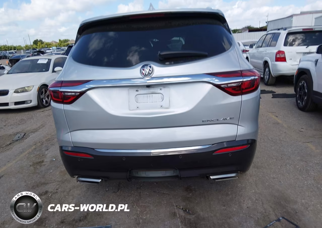 2018 Buick Enclave Essence VIN:5GAERBKW0JJ173295 - 17