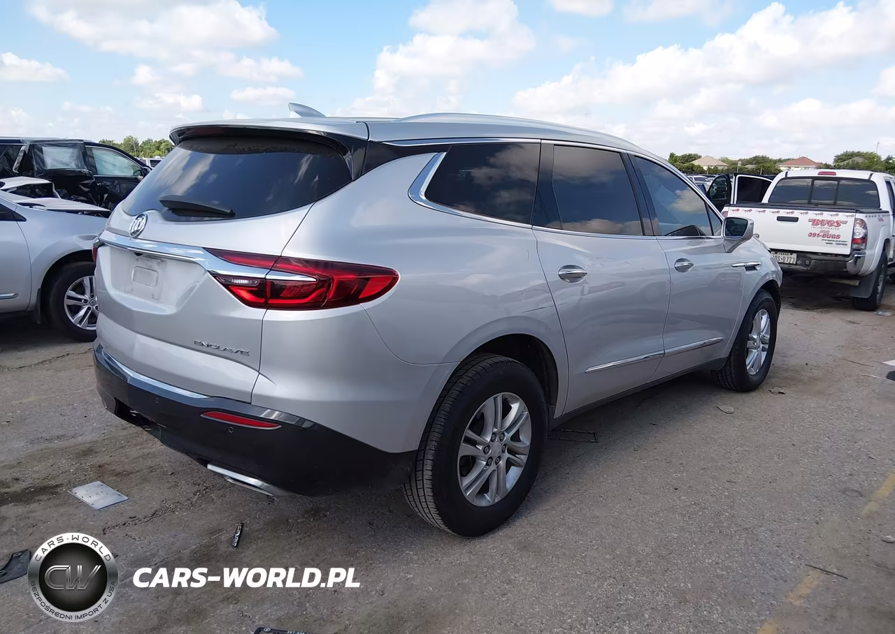 2018 Buick Enclave Essence VIN:5GAERBKW0JJ173295 - 4