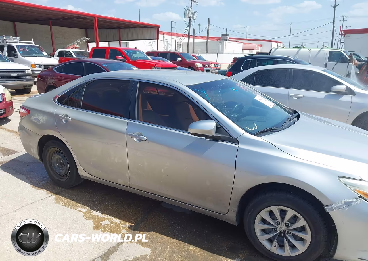 2016 Toyota Camry Le VIN:4T4BF1FK2GR540377 - 13