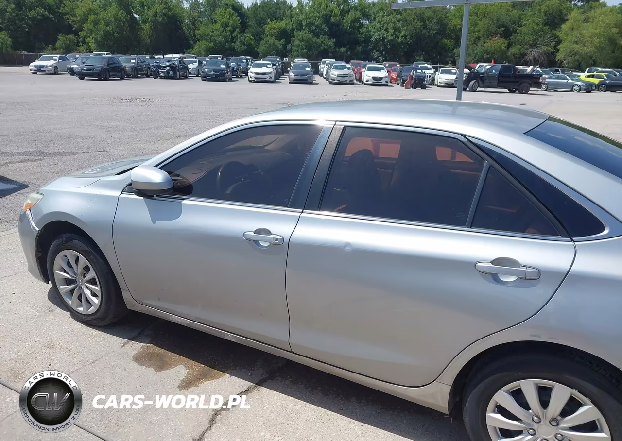 2016 Toyota Camry Le VIN:4T4BF1FK2GR540377 - 14