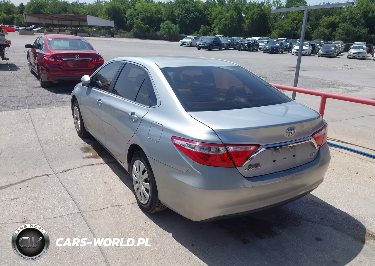 2016 Toyota Camry Le VIN:4T4BF1FK2GR540377 - 3