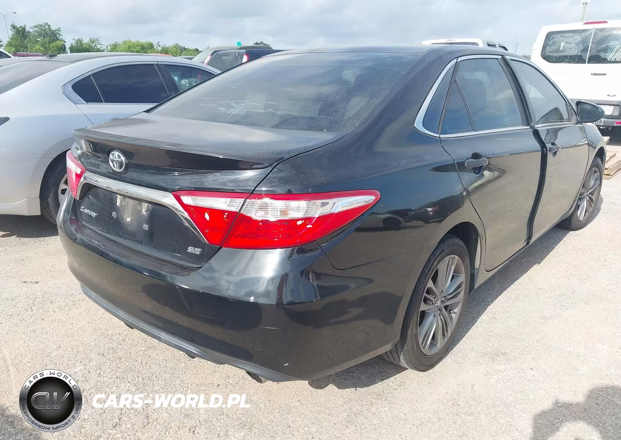 2015 Toyota Camry Se VIN:4T1BF1FK6FU888532 - 4