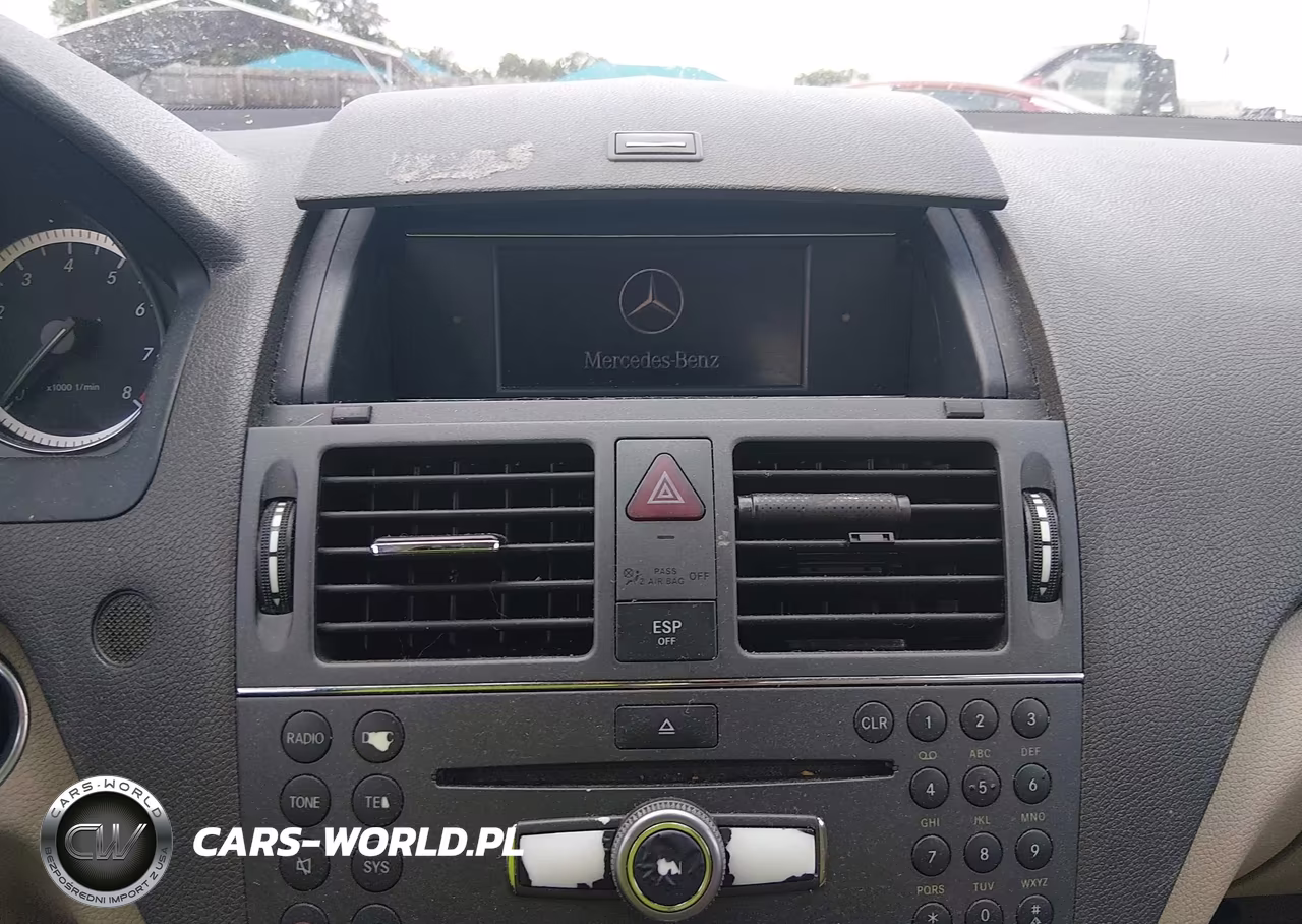 2010 Mercedes-Benz C 300 VIN:WDDGF5EB3AR102111 - 13
