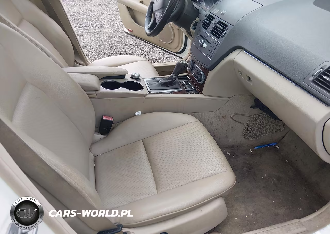 2010 Mercedes-Benz C 300 VIN:WDDGF5EB3AR102111 - 5
