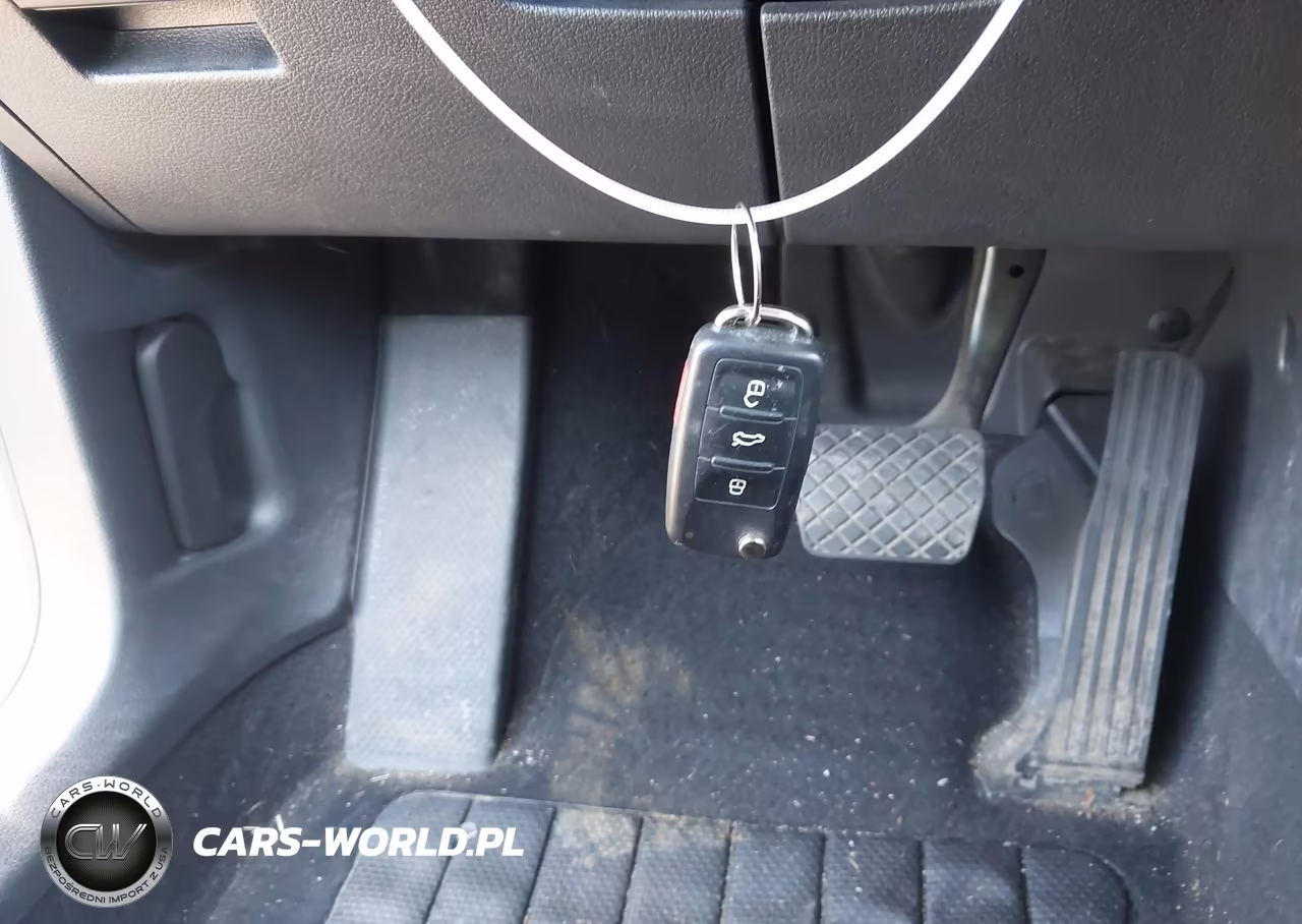 2016 Volkswagen Tiguan S VIN:WVGBV7AX3GW541240 - 11