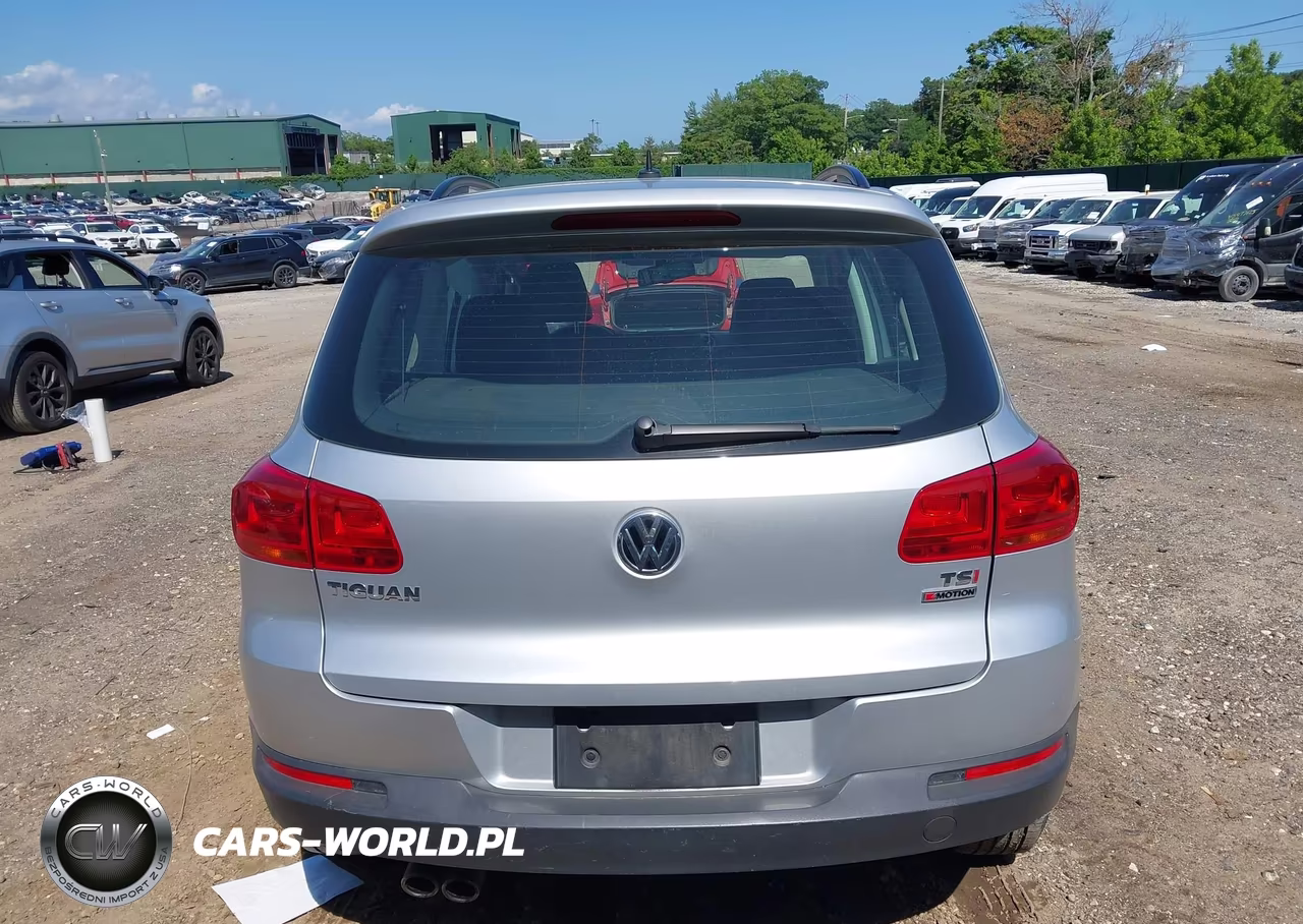 2016 Volkswagen Tiguan S VIN:WVGBV7AX3GW541240 - 16
