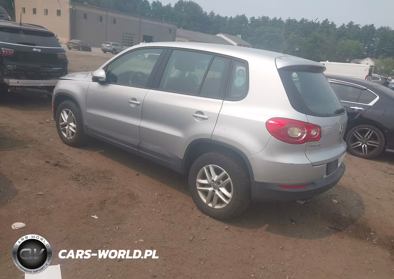 2011 Volkswagen Tiguan S VIN:WVGAV7AX2BW527172 - 3