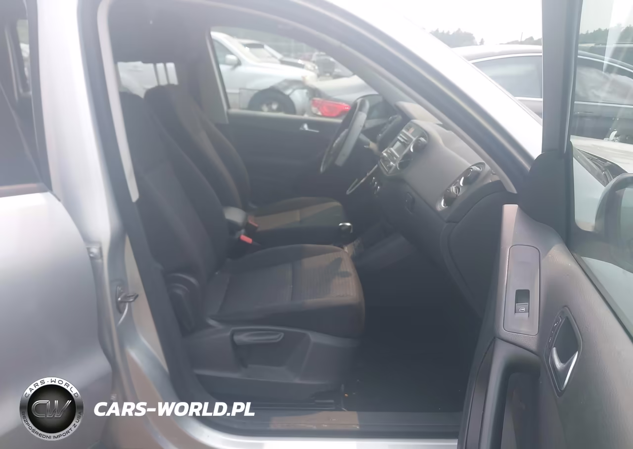 2011 Volkswagen Tiguan S VIN:WVGAV7AX2BW527172 - 5