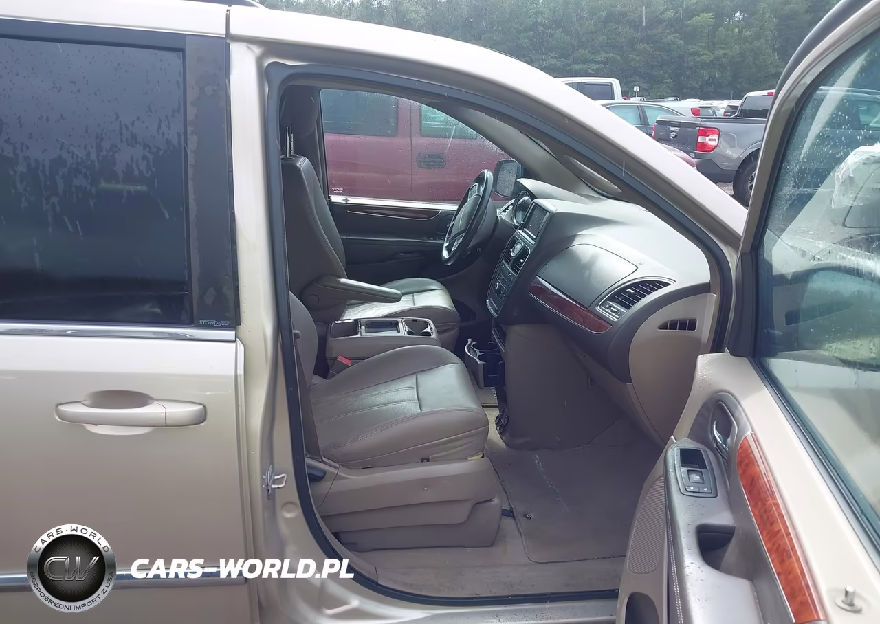 2012 Chrysler Town & Country Touring VIN:2C4RC1BG3CR345063 - 5