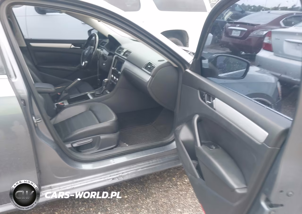 2012 Volkswagen Passat 3.6L V6 Se VIN:1VWBM7A37CC077561 - 5