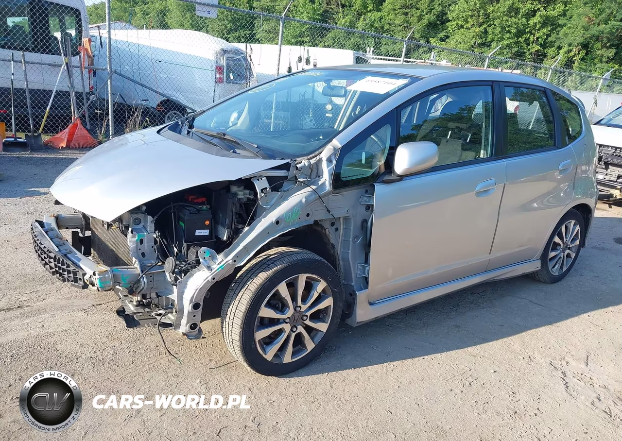 2013 Honda Fit Sport VIN:JHMGE8H59DC077077 - 2