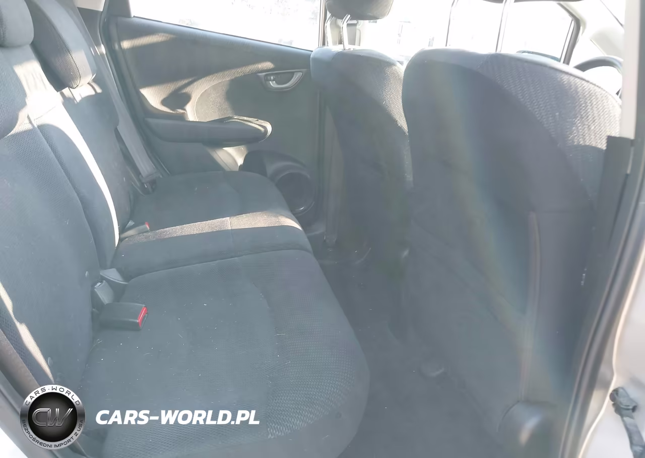 2013 Honda Fit Sport VIN:JHMGE8H59DC077077 - 8