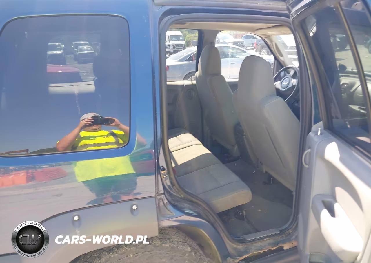 2005 Jeep Liberty Renegade VIN:1J4GL38K25W607318 - 8