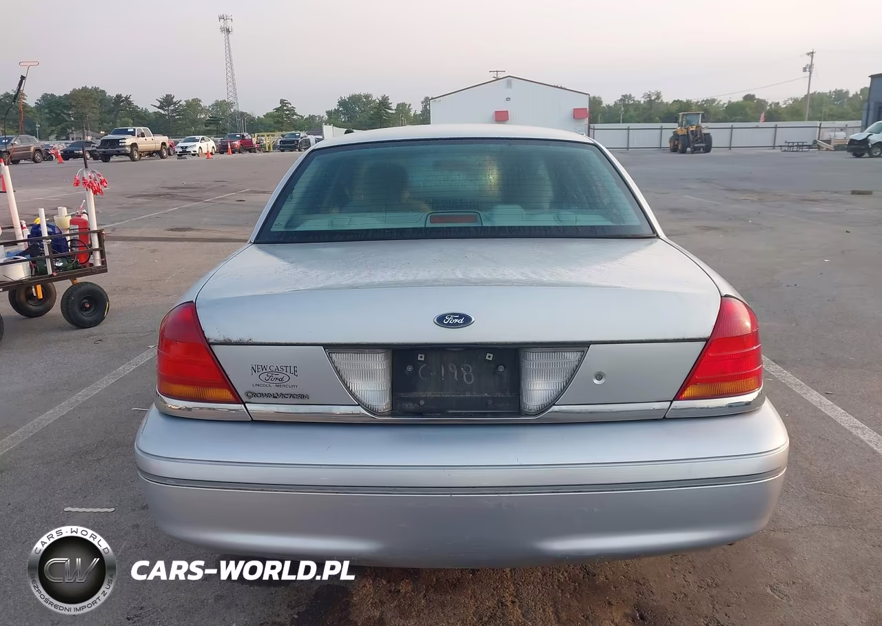 2003 Ford Crown Victoria Standard VIN:2FAFP73WX3X149364 - 16