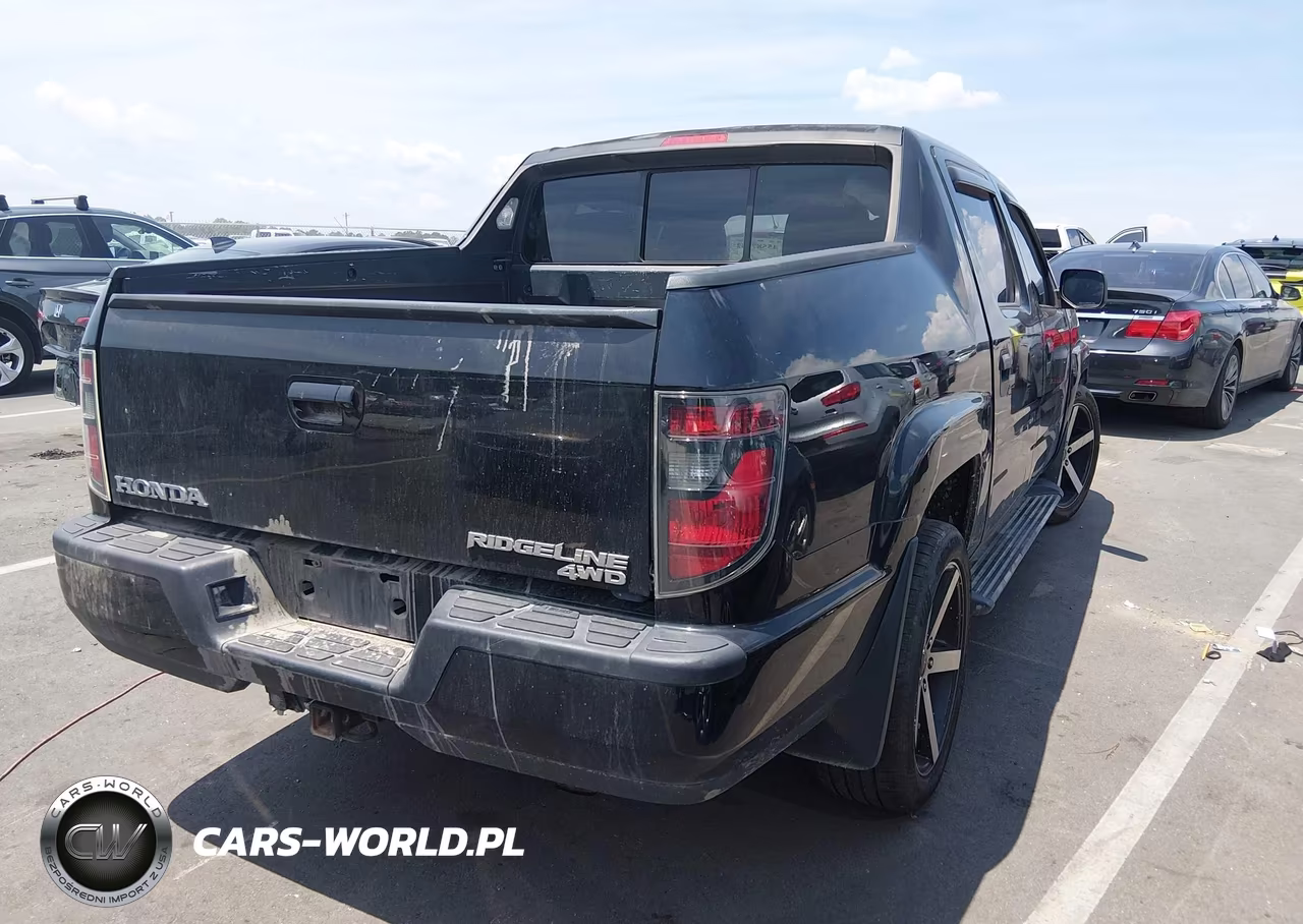2014 Honda Ridgeline Sport VIN:5FPYK1F79EB013451 - 4