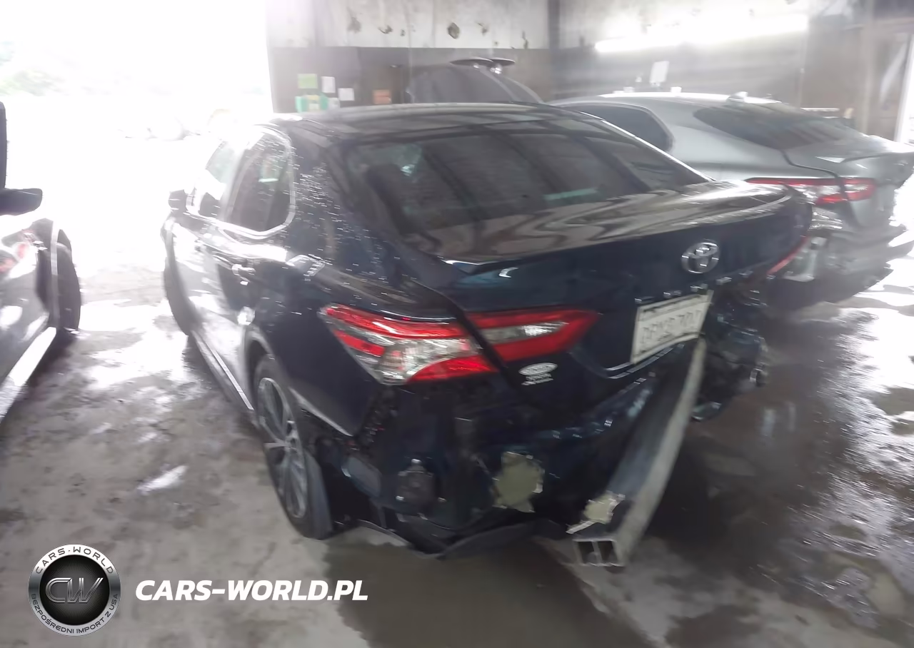 2018 Toyota Camry Se VIN:4T1B11HK4JU667855 - 3