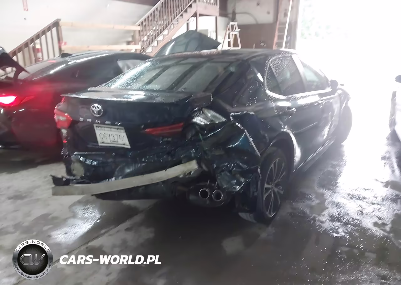 2018 Toyota Camry Se VIN:4T1B11HK4JU667855 - 4