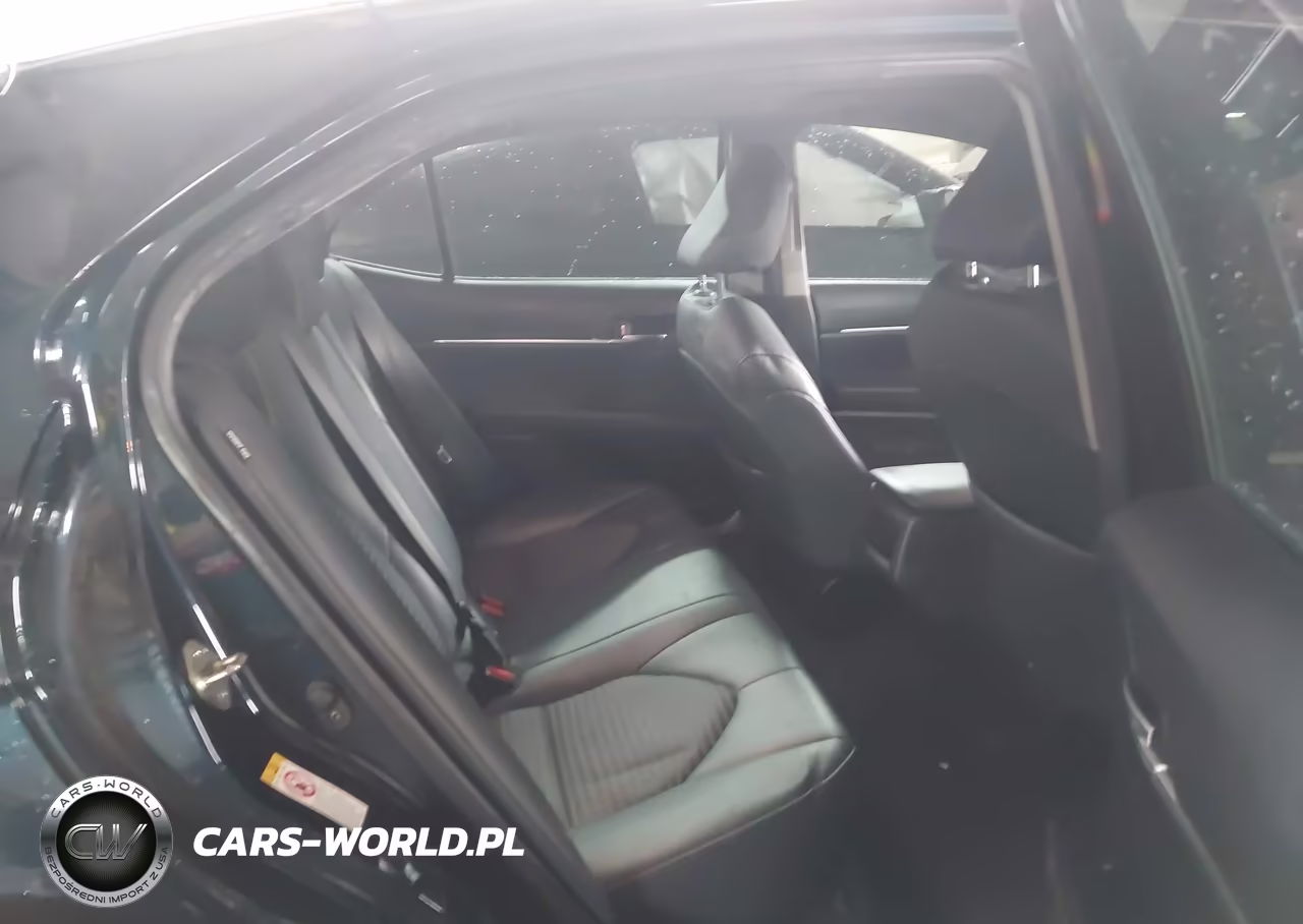 2018 Toyota Camry Se VIN:4T1B11HK4JU667855 - 8
