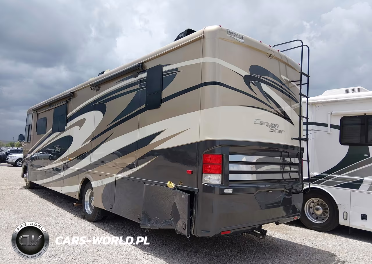 2014 Ford F53 VIN:1F66F5DYXE0A17002 - 3