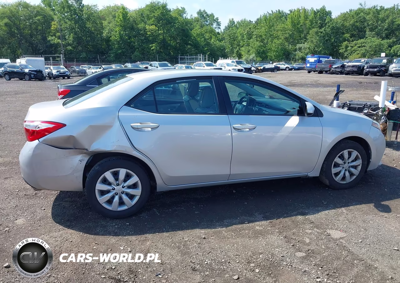 2015 Toyota Corolla Le VIN:5YFBURHE7FP303437 - 13