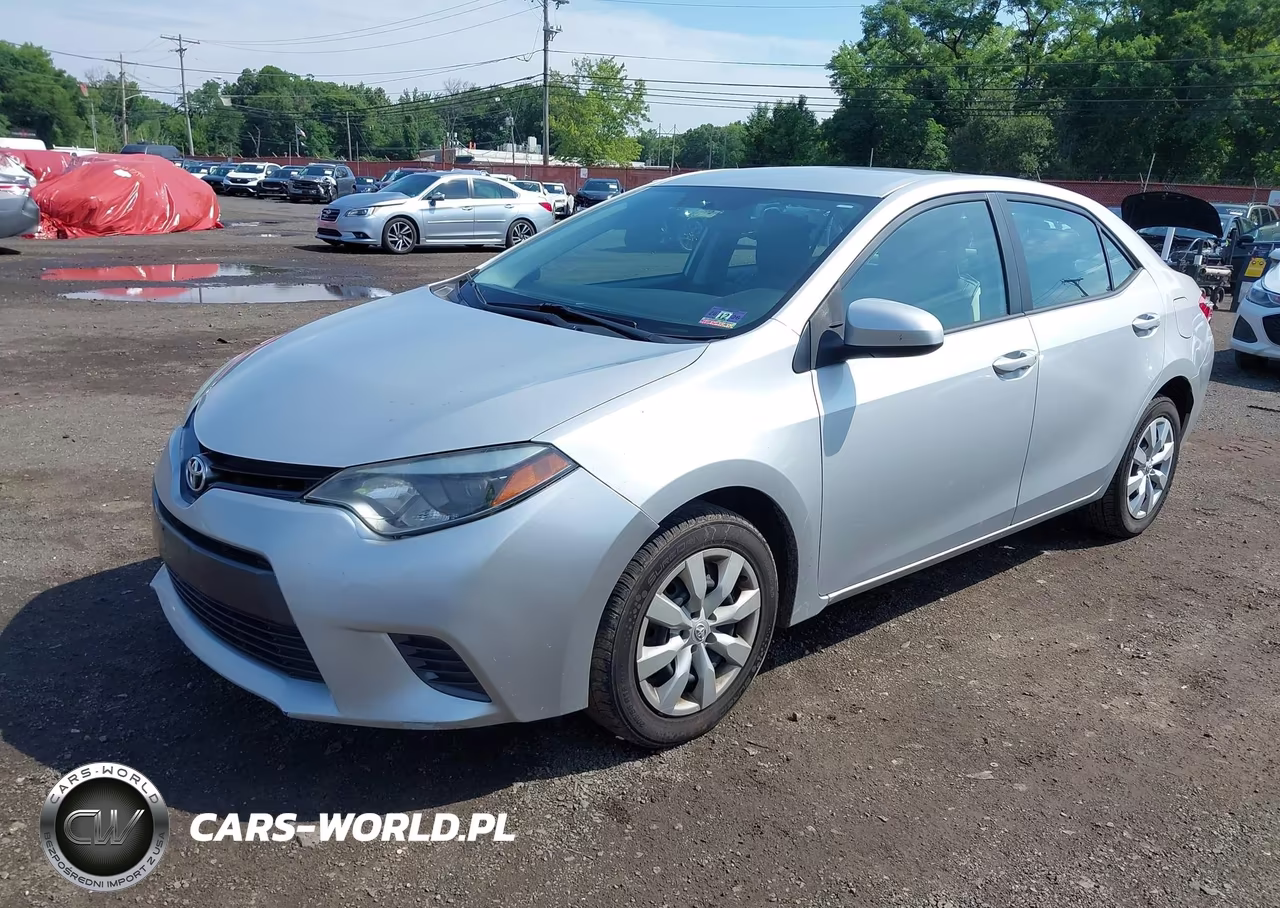 2015 Toyota Corolla Le VIN:5YFBURHE7FP303437 - 2